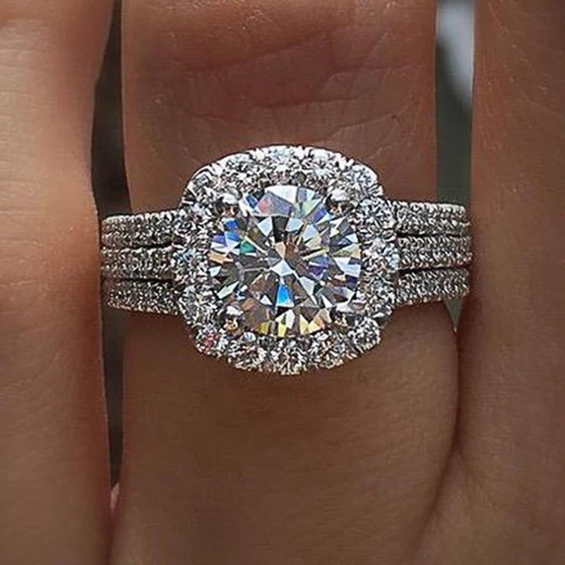 Trendy Women Rings with Brilliant Cubic Zirconia Luxury Engagement Rings Fashion Wedding Party Jewelry.