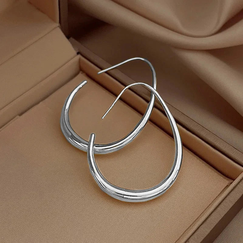 Waterdrop Shaped Big Hoop Earrings for Women Minimalist Metal Earrings Daily Wear Temperament Statement Jewelry.