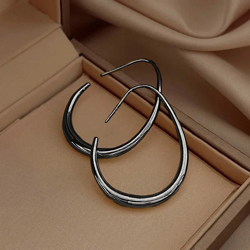 Waterdrop Shaped Big Hoop Earrings for Women Minimalist Metal Earrings Daily Wear Temperament Statement Jewelry.