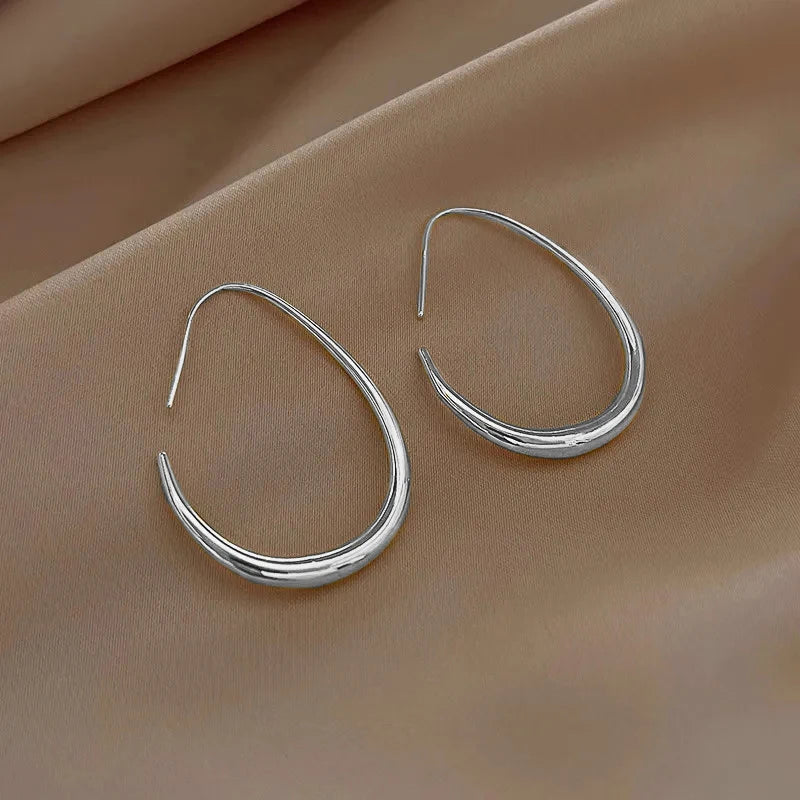 Waterdrop Shaped Big Hoop Earrings for Women Minimalist Metal Earrings Daily Wear Temperament Statement Jewelry.